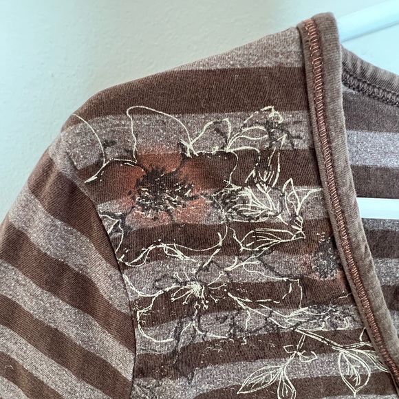 Brown Long Sleeve - Picture 5 of 9